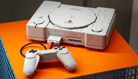 LEGO Rebuilds The Original PlayStation And Hides Two PS1 Classics Under The Lid